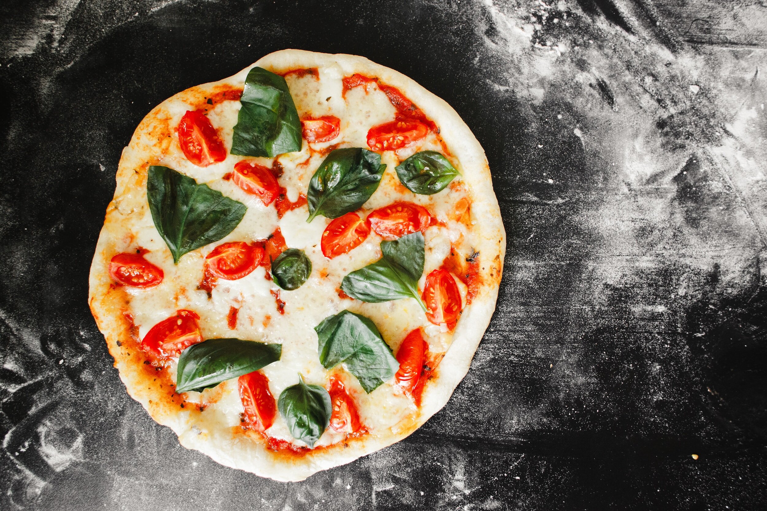 barolo food pairing - margherita Pizza