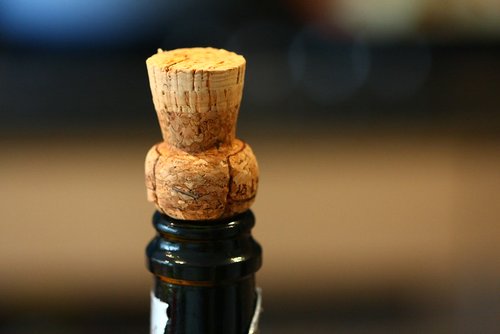 how to pair champagne and chocolate - champagne cork