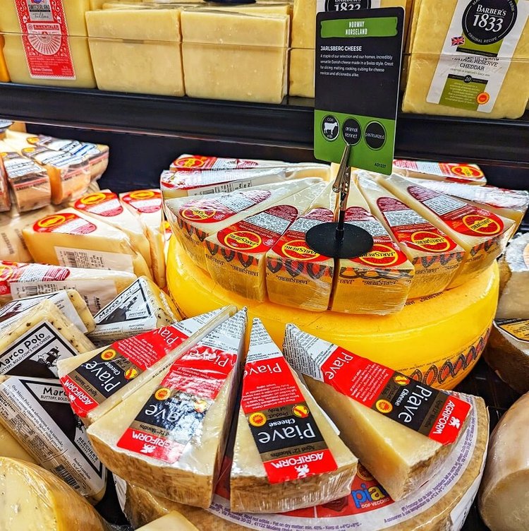 pinotage cheese pairing - cheese counter