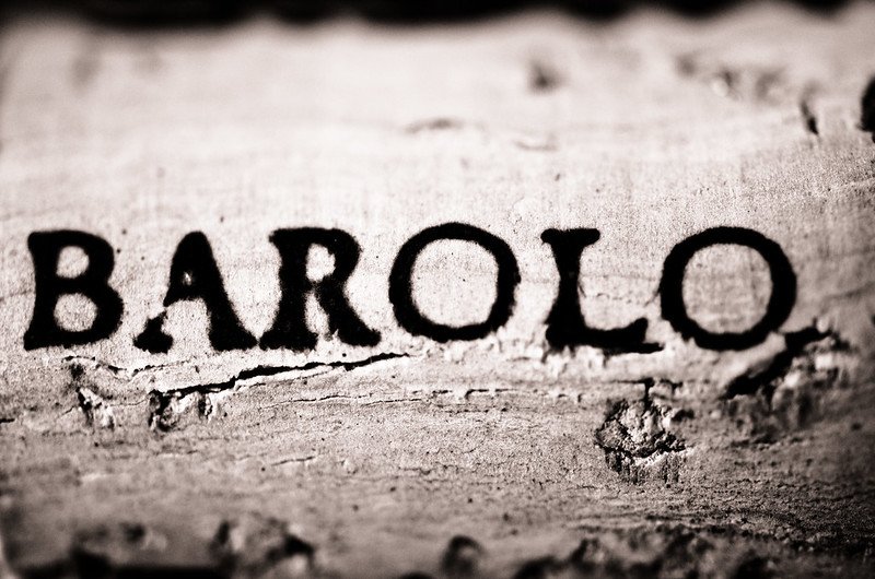 what's nebbiolo wine - barolo cork