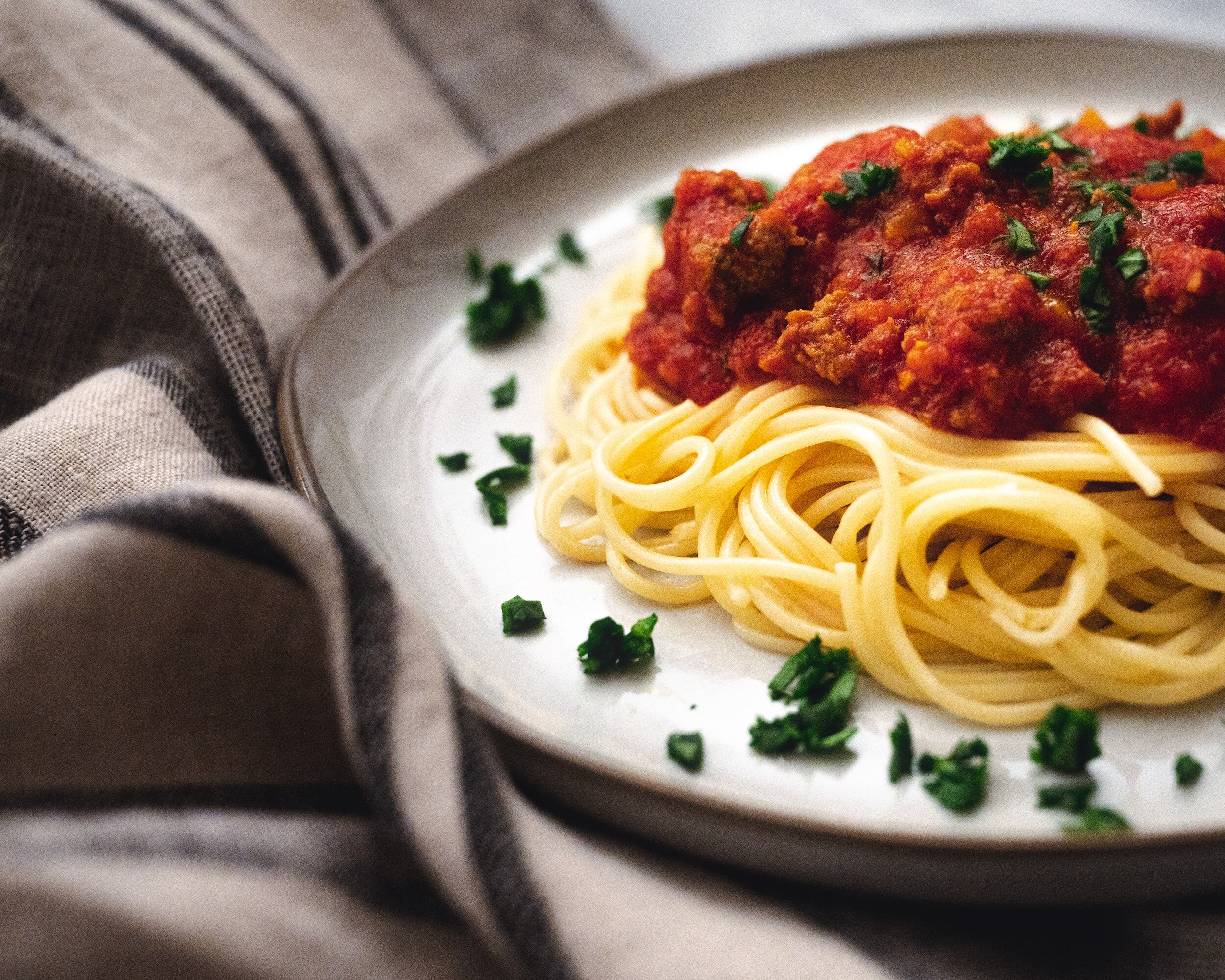 barolo food pairing - spaghetti and meat sauce