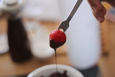 Strawberry Fondue - how to pair champagne and chocolate