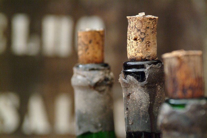 how to tell if wine is corked - moldy corks
