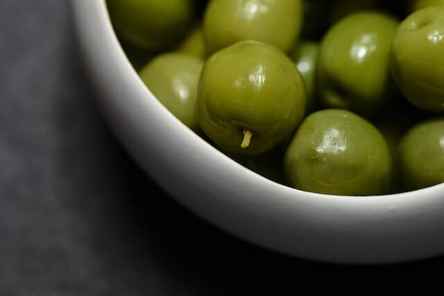 vermentino vs verdicchio- olives