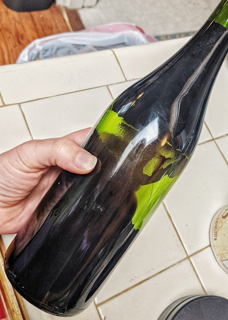 what do old wines smell like - old syrah bottle