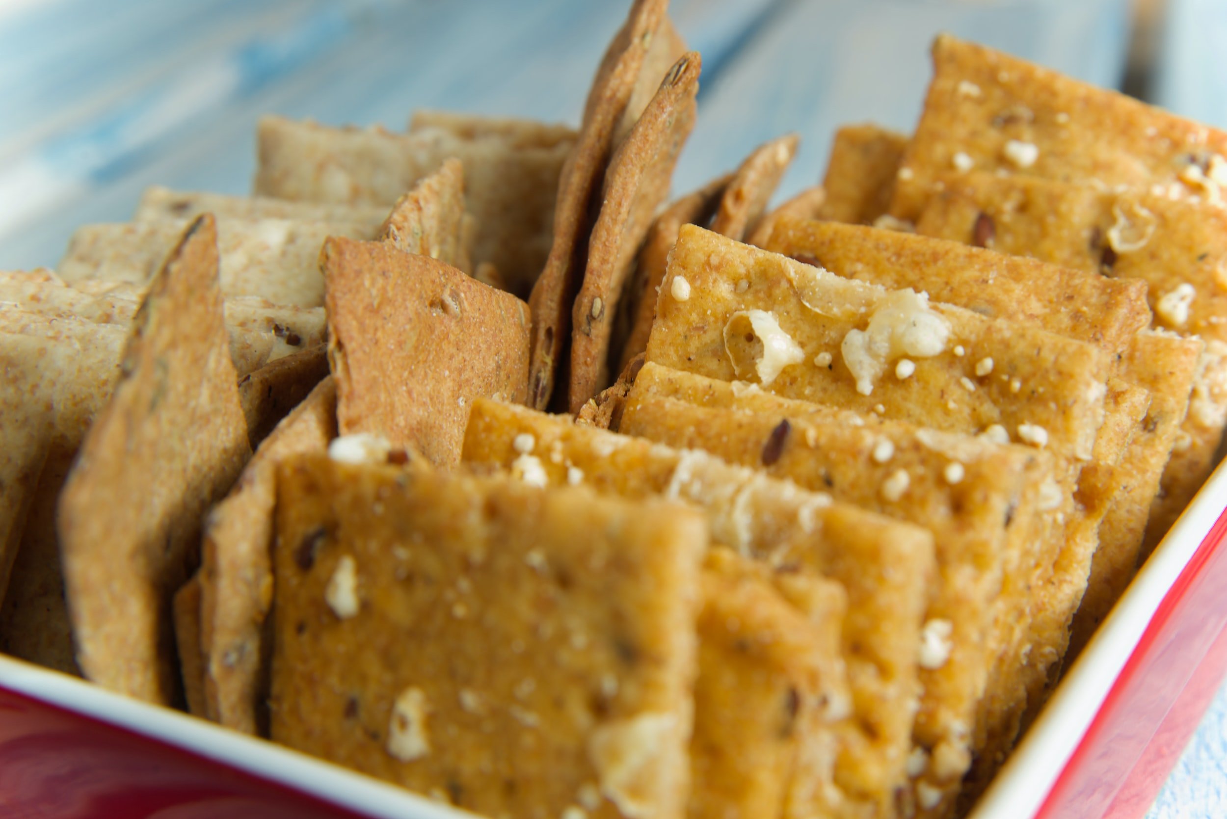 easy appetizers for wine tasting - crackers