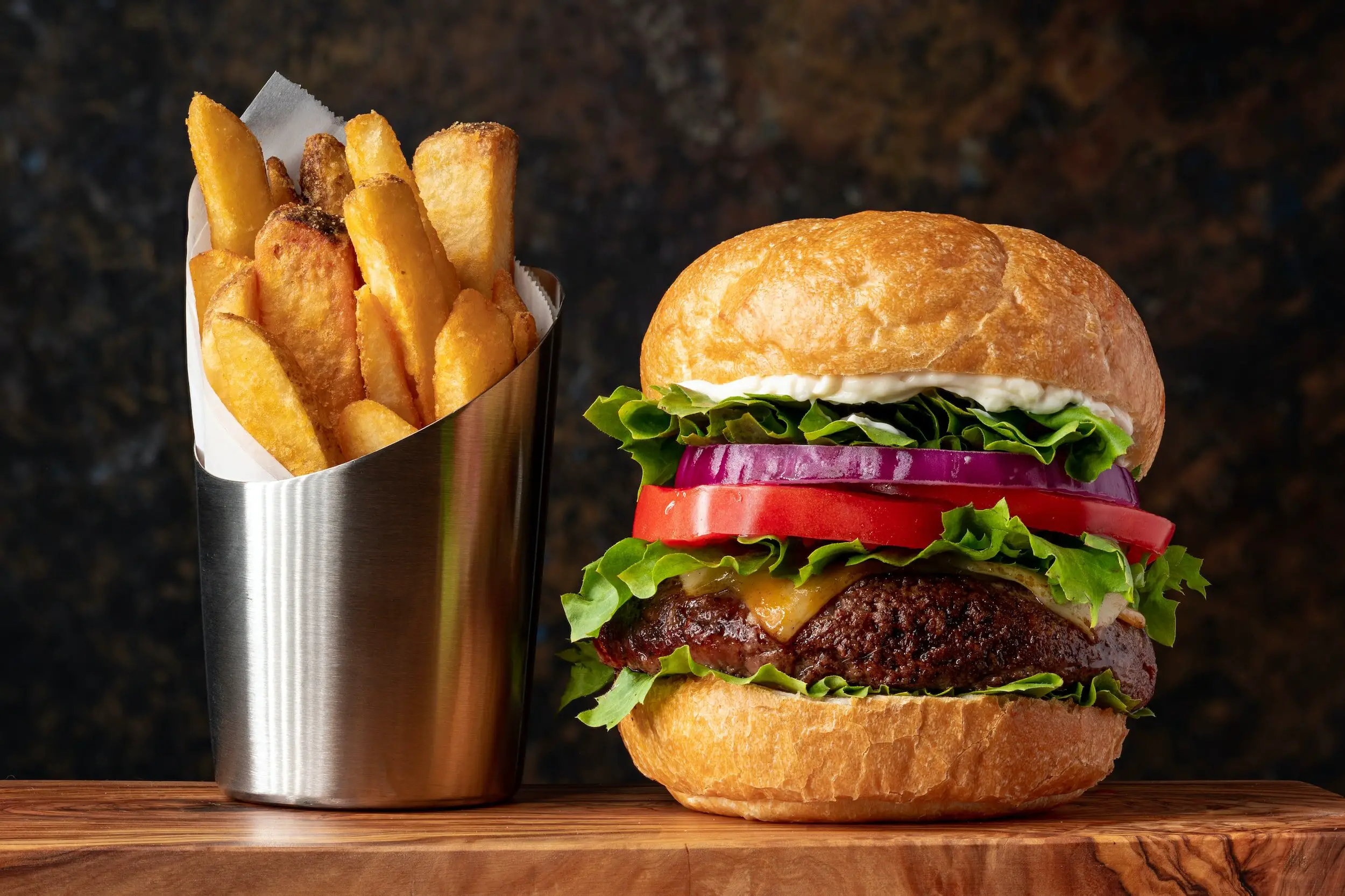 merlot vs mablec - malbec pairing hamburger and fries