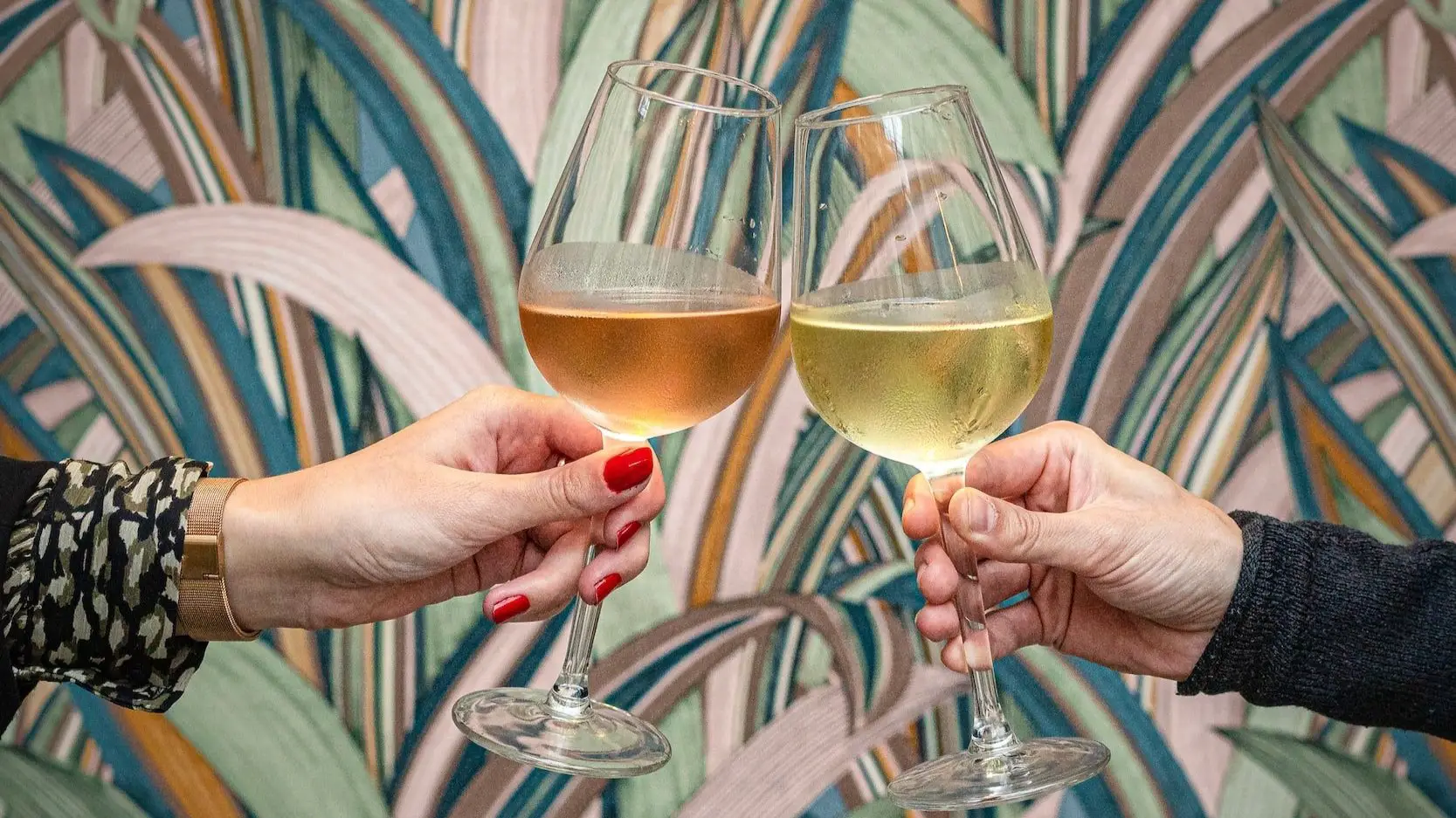 natural orange wine - 2 wine glasses