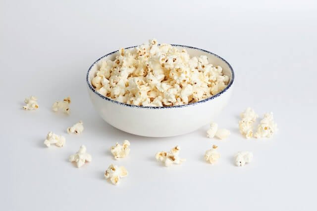 gourmet popcorn - finger food ideas for wine tasting