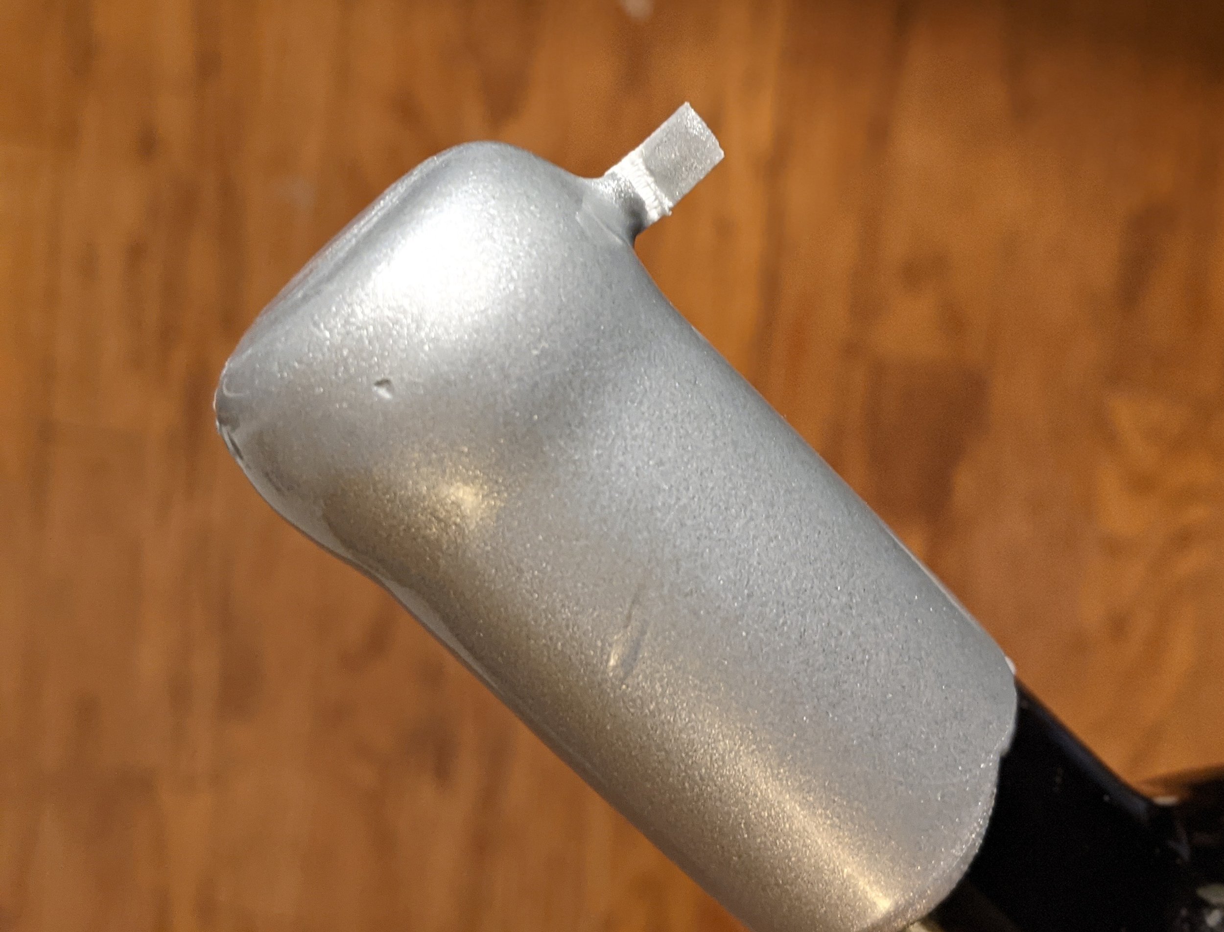 Wine bottle with wax pull tab - how to open a waxed wine bottle